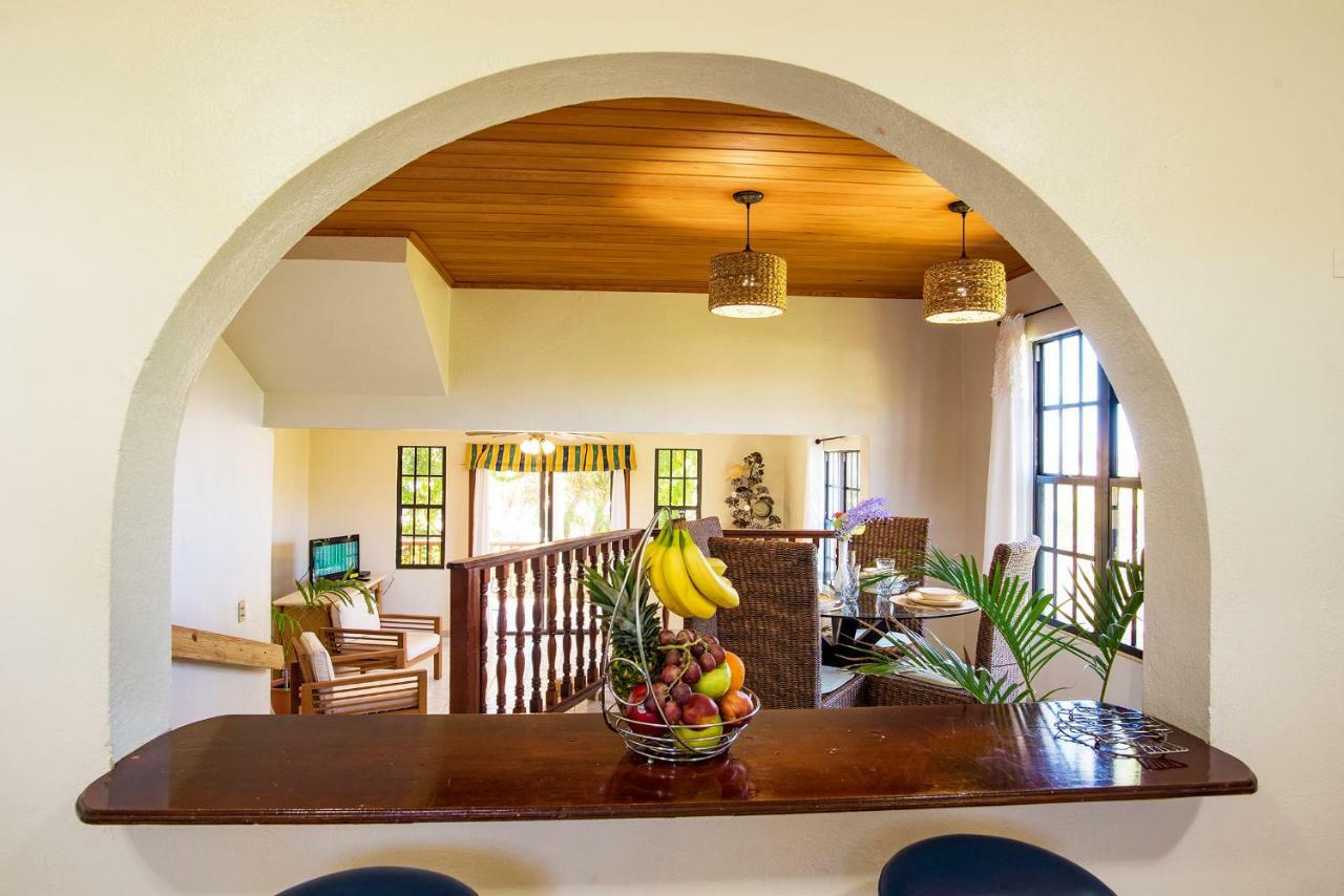 Bayview Vacation Apartments Спаниш-Таун Экстерьер фото